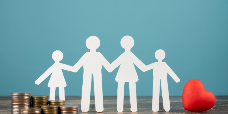 Especialistas revelam o salário “justo” que uma família com 4 pessoas deveria ganhar no Brasil