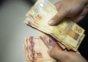 Governo busca profissionais para função que pode render mais de R$ 850 por dia