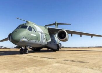 Lula envia moderno avião de guerra do Exército brasileiro para operação na Venezuela