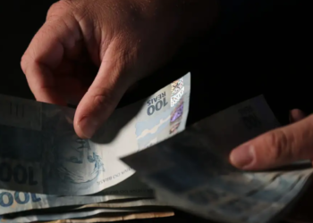 Ministério do Trabalho anuncia suspensão de empréstimos bancários para brasileiros