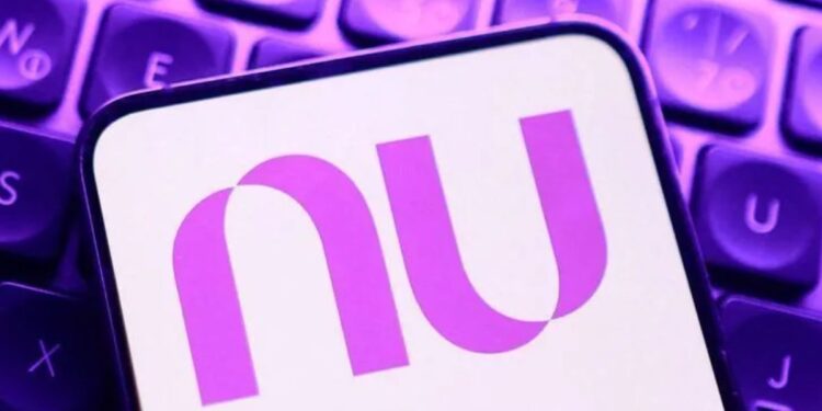Nubank impressiona clientes e pode comprar banco muito famoso