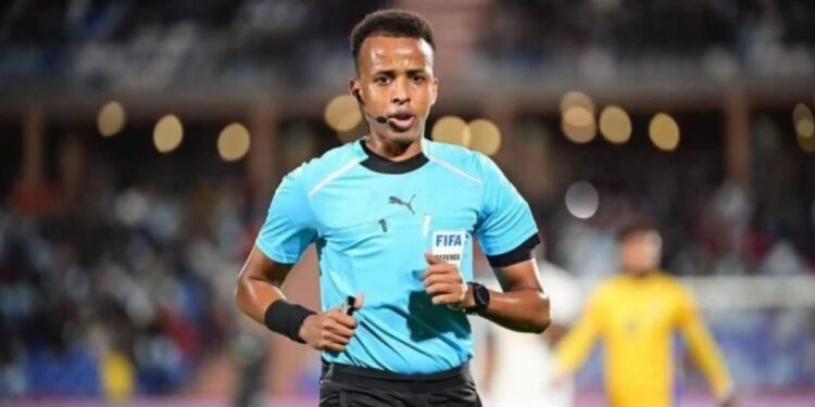 Melhor árbitro da África é vetado pelos EUA e não poderá apitar a Copa do Mundo