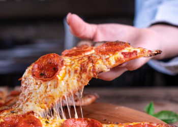 Pizzaria favorita de milhares de brasileiros é vendida por mais de R$ 13 bilhões