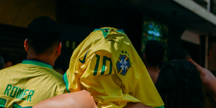 Seleção brasileira não joga bem e é derrotada por 1 a 0