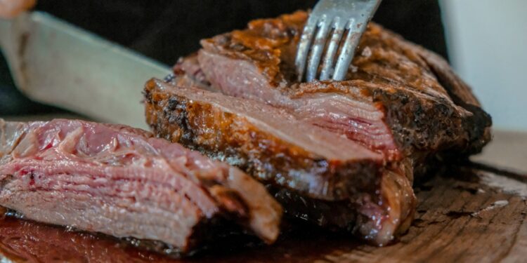 Brasileiros comemoram notícia que pode deixar a carne mais barata nos mercados