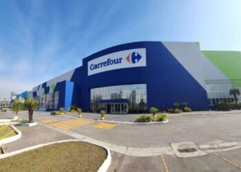Grupo Carrefour emite comunicado importante para brasileiros com mais de 50 anos