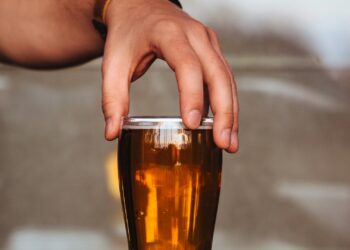 Cientista afirma ter criado cerveja que pode funcionar como vacina