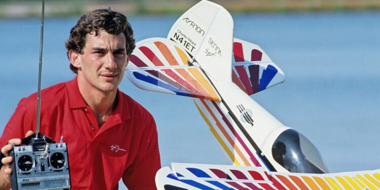 32 anos após o acidente, brasileiros voltam a comemorar “título” de Ayrton Senna