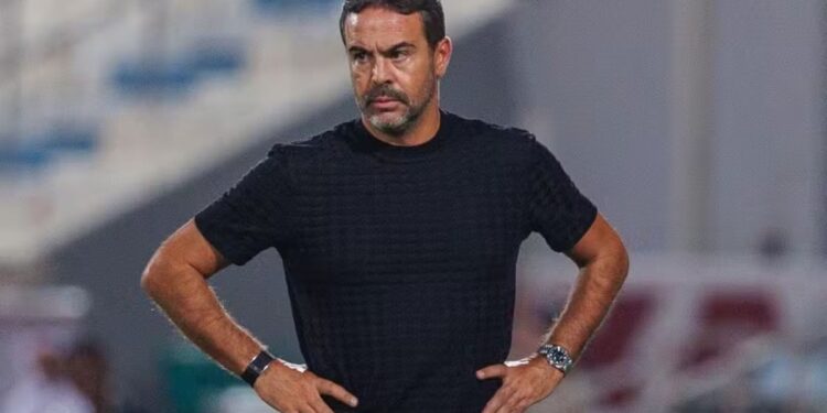 Artur Jorge joga tudo no ventilador e revela principal problema no Cruzeiro