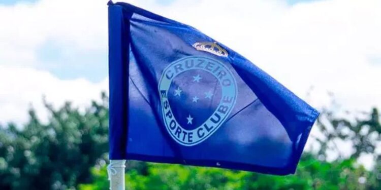 Depois de Kaiki e Christian, outros 3 jogadores estão de malas prontas para deixar o Cruzeiro