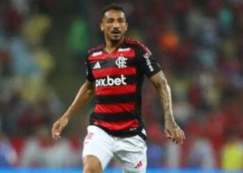 Danilo, lateral do Flamengo, anuncia aposentadoria após derrota na Copa do Mundo