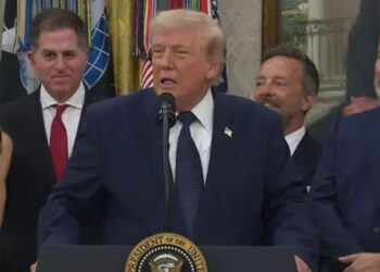 Donald Trump esculacha árbitro do futebol brasileiro na Copa do Mundo