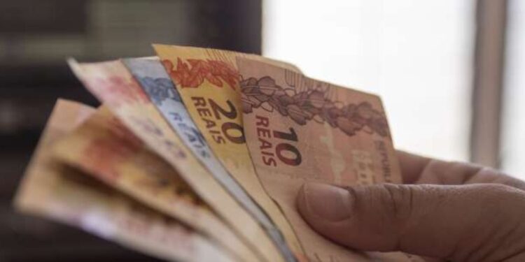 Governo libera pagamento em parcela única e benefício começa a cair na conta em 07/07