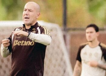 Leonardo Jardim tomou decisão inesperada e craque do Flamengo pode deixar o clube