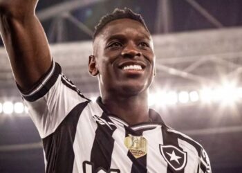 Flamengo abre negociações de pelo menos R$ 203 milhões para contratar ídolo do rival