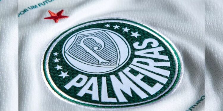 Zagueiro decidiu voltar da Europa para o Brasil e vai jogar no Palmeiras