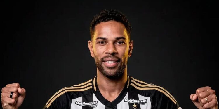 Notícia foi confirmada e torcida do Atlético-MG recebe aviso sobre Renan Lodi vestindo outra camisa