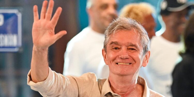 Após William Bonner deixar o JN, Serginho Groisman pode deixar o Altas Horas e Globo já sabe o substituto