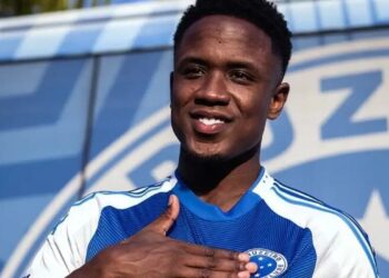 Sinisterra arruma as malas após decisão oficial junto ao Cruzeiro