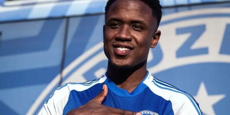 Sinisterra arruma as malas após decisão oficial junto ao Cruzeiro