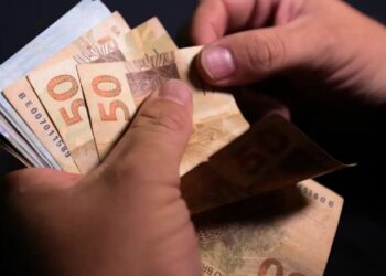Brasileiros recebem aviso sobre pagamento de até R$ 750 que vai começar em 20/07