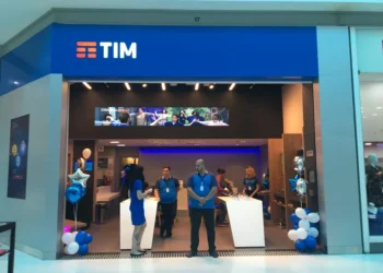 Estatal de Correios da Itália faz proposta de R$ 80 bilhões e assume o controle da TIM