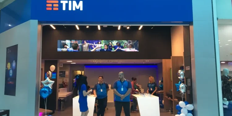 Estatal de Correios da Itália faz proposta de R$ 80 bilhões e assume o controle da TIM