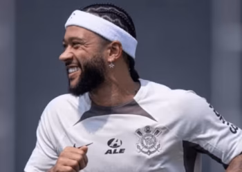 Torcida do Corinthians descobre a exigência do clube para manter Memphis Depay
