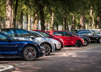 Motoristas recebem alerta sobre nova regra para estacionamento a partir do dia 17/07