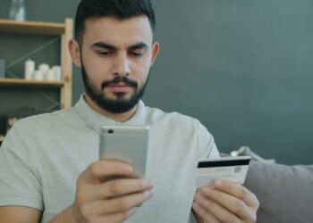Nova regra da Receita Federal pode mudar a vida de quem faz compras pela internet