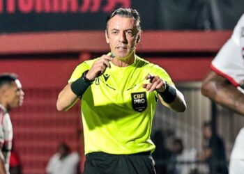 Quem é o árbitro brasileiro que virou o “vilão” da Copa do Mundo nos EUA