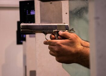Quem tiver um desses 5 empregos pode ganhar direito a porte de armas no Brasil