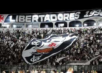 Craque que deixou o Vasco da Gama agora venceu prêmio de melhor jogador em outro país