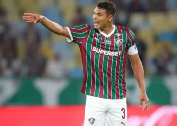 Após decisão do Fluminense, Thiago Silva publica despedida