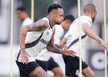 Rescisão de contrato é confirmada e Neymar passa por despedida no Santos