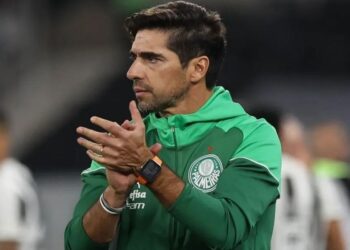 Palmeiras age rápido para evitar problemas e Abel Ferreira ganha 5 reforços de uma só vez