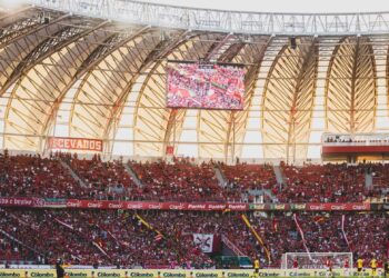 Justiça toma decisão contra o Internacional e bloqueia milhões das contas do clube