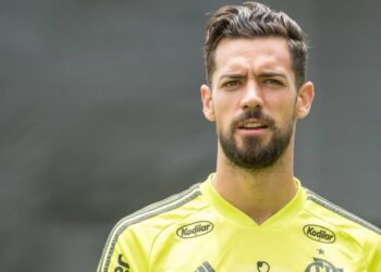 Torcida do Flamengo recebe notícia e transferência de Pablo Marí é confirmada