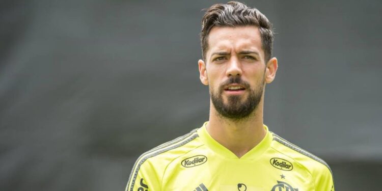 Torcida do Flamengo recebe notícia e transferência de Pablo Marí é confirmada