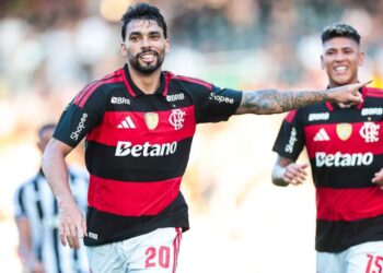 Flamengo gastou R$ 315 milhões e fez a maior contratação da história