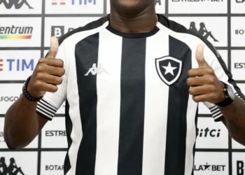 Ele foi uma das contratações mais caras do Botafogo e agora vai jogar a Série B