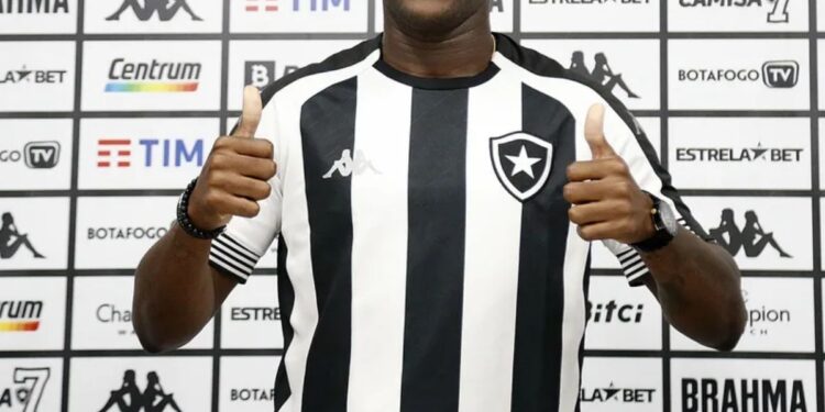 Ele foi uma das contratações mais caras do Botafogo e agora vai jogar a Série B