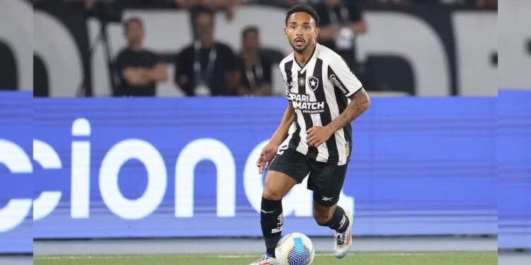 Vitinho quebra o silêncio e revela verdade sobre possível saída do Botafogo