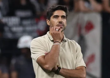 Abel Ferreira recebe péssima notícia sobre movimento para ele sair do Palmeiras