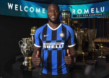 Enquanto Pedro ganha pouco mais de R$ 1 milhão por mês no Flamengo, salário de Lukaku no Vasco seria muito maior
