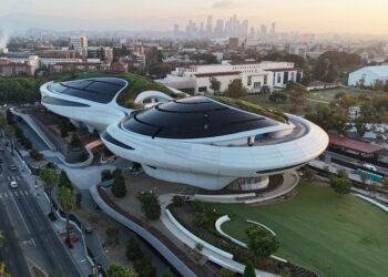 Criador de Star Wars inaugura museu em Los Angeles que reúne mais de 1.300 peças para mostrar como grandes histórias são construídas