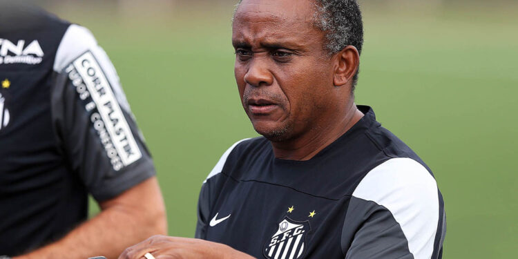 Depois de viver uma fase difícil, ex-jogador do Santos encontrou no Uber uma forma de voltar à rotina