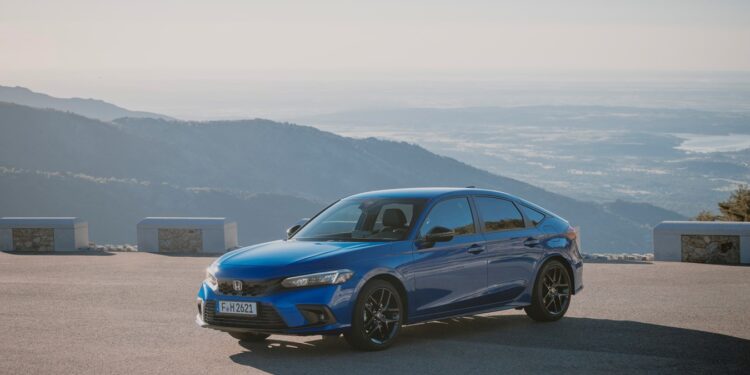 Ele perdeu quase R$ 70 mil em valor, mas este Honda híbrido ainda entrega 203 cv e 18,3 km/l