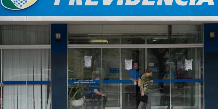 Aposentados e pensionistas têm mais de R$ 2,6 bilhões liberados pela Justiça em valores atrasados