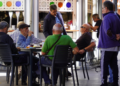 Pessoas estão falando 338 palavras a menos por dia a cada ano e mudança pode estar ligada à forma como nos comunicamos